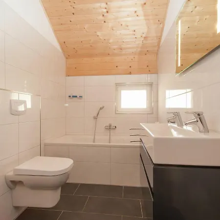 Dağ evi Chalet In Mauthen Near Ski Slope