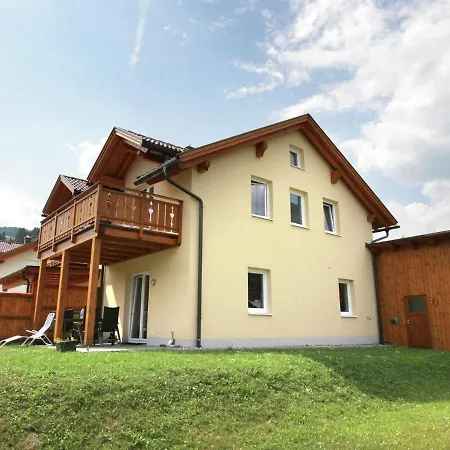 Dağ evi Chalet In Mauthen Near Ski Slope